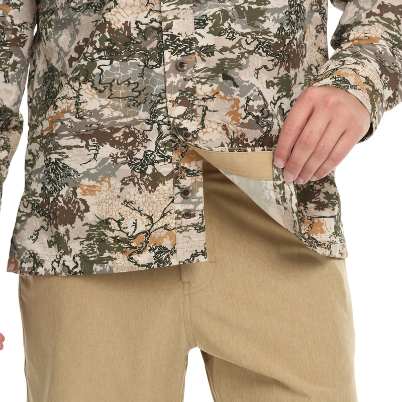 Cargue la imagen en el visor de la galería, Close-up of the lens of the GameGuard Explorer Shirt (long sleeve), showing the lightweight fabric and digital camouflage pattern.
